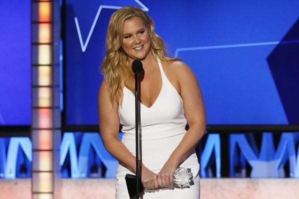 バービー人形の実写映画、主人公役エイミー・シューマーが降板