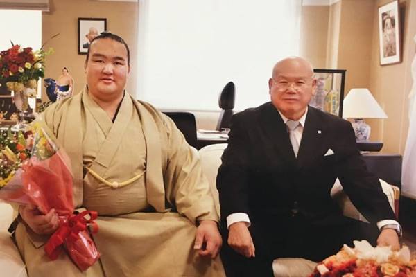 稀勢の里 後援者が告白！優勝の裏側にあった“決意のメール”
