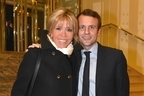 最年少フランス大統領候補エマニュエル・マクロン氏、妻は25歳上の略奪愛