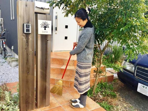 第109灯　お家の中も心の中も掃う、祓う、拂う！箒がもたらす穏やかでしあわせな感覚とは