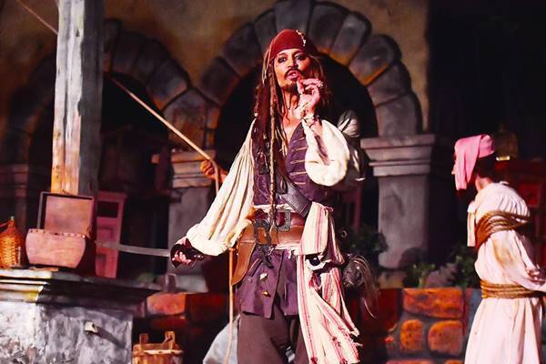 ジョニー・デップ、強度の「買い物依存症」か