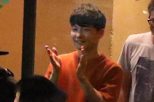 星野源 午前3時の恋ダンス！おげんさんメンバーと歓喜の夜