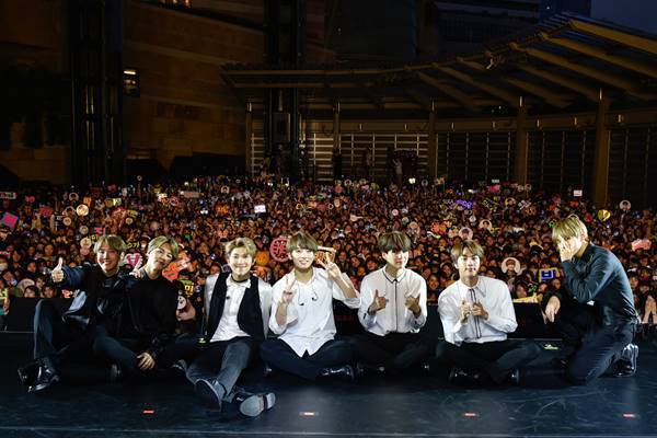 防弾少年団 六本木で2,500人を魅了！“珍”日本語も披露!?