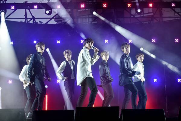 防弾少年団 六本木で2,500人を魅了！“珍”日本語も披露!?