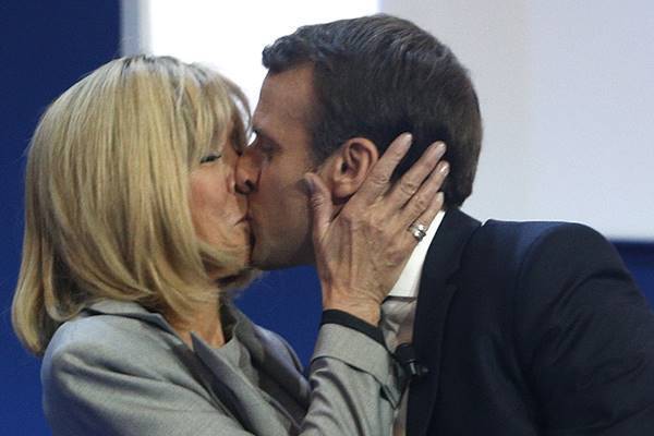 マクロン大統領 両親の”交際反対”に64歳夫人が流した涙