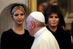 ローマ法王との会談、メラニアとイヴァンカが黒いベールを着用した理由とは
