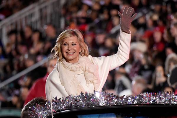 オリビア・ニュートン＝ジョン、乳がんが再発- ツアーは延期へ