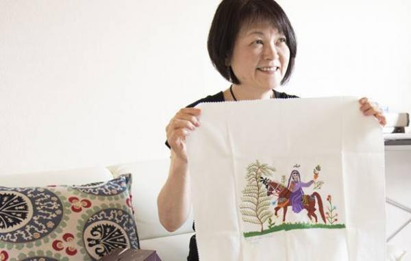 長女の誕生日にシリアへ…戦地の女性の刺繍作り支援する考古学者