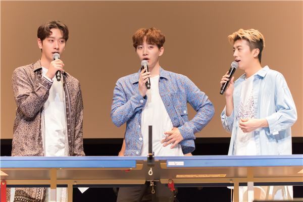 2PMがファンミでぶっちゃけた！“運動音痴”も明らかに!?