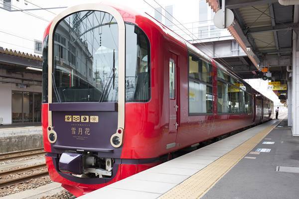 北陸の絶景旅が楽しめる観光列車「雪月花」に乗ってみた