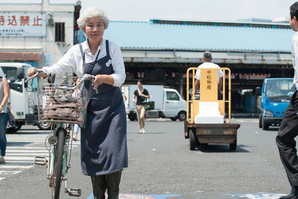 豊洲には行けない…「築地女将さん会」74歳会長の決意