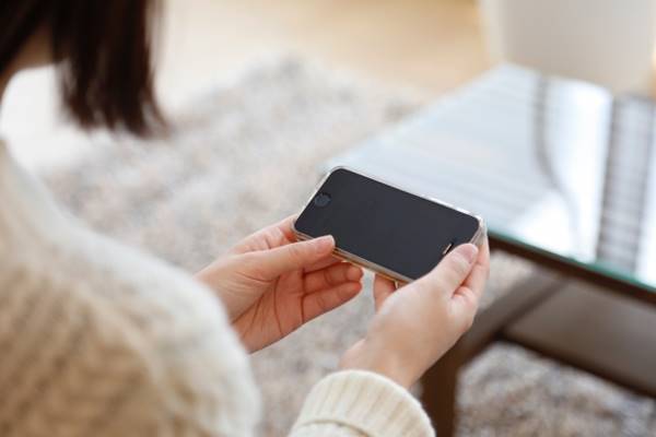 寂しがりばあばにはテレビ電話！「見守りサービス」6つのタイプ