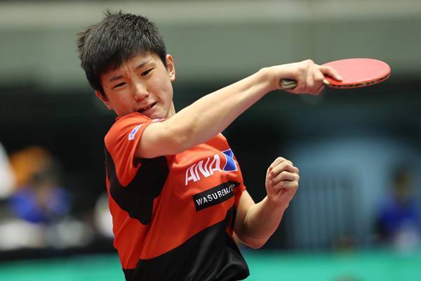 卓球“新怪物”張本智和の父が明かす素顔「宿題がヤバイ…」