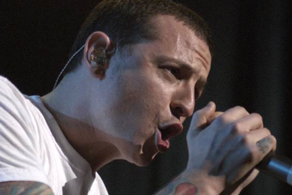 リンキン・パークのチェスター、死因が確定