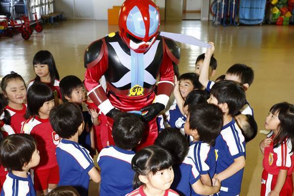 小学校教諭が変身！郡山のヒーロー“ダバイザー”って？