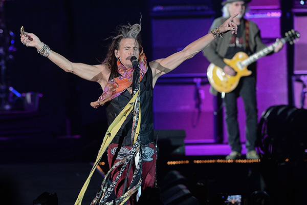 エアロスミスがツアーを中止…スティーヴン・タイラーに健康問題