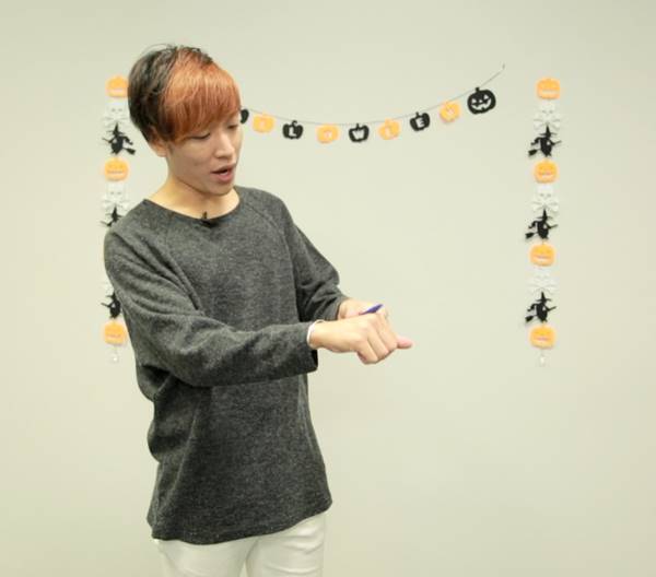 3分で種明かし！手の中のモノが消える仰天ハロウィンマジック