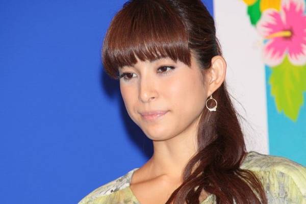 上原多香子　仕事ゼロに…「スピード再婚で一発逆転」の声も