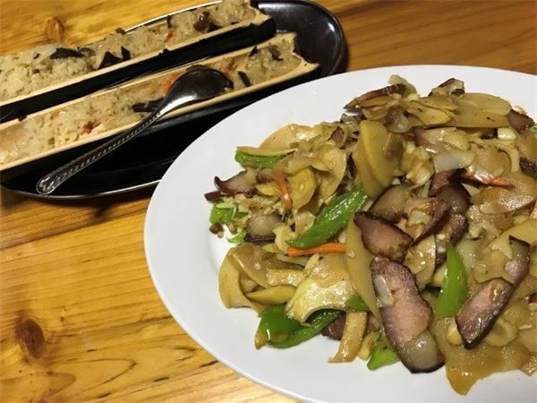 中国の秘境「長髪村」でホンヤオ族に出会う