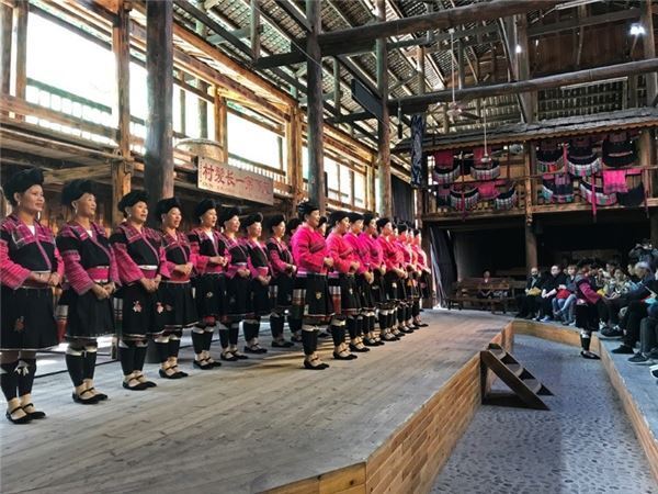 中国の秘境「長髪村」でホンヤオ族に出会う