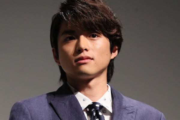注目イケメン俳優・白洲迅「理想のデートは食べ歩き」