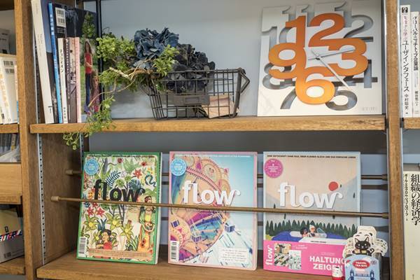 本棚、冷蔵庫の収納にも！「突っ張り棒」の使い方を女社長が直伝