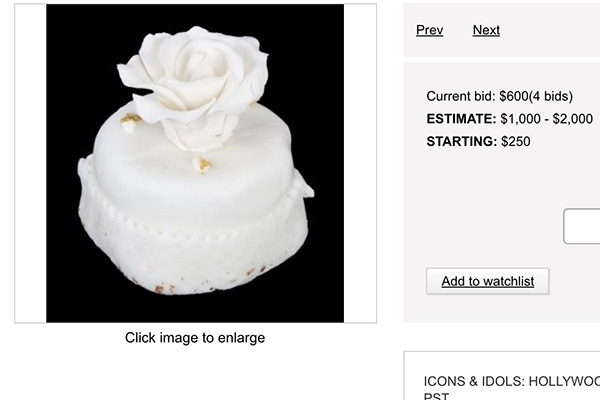 トランプ夫妻のウェディングケーキがオークションに