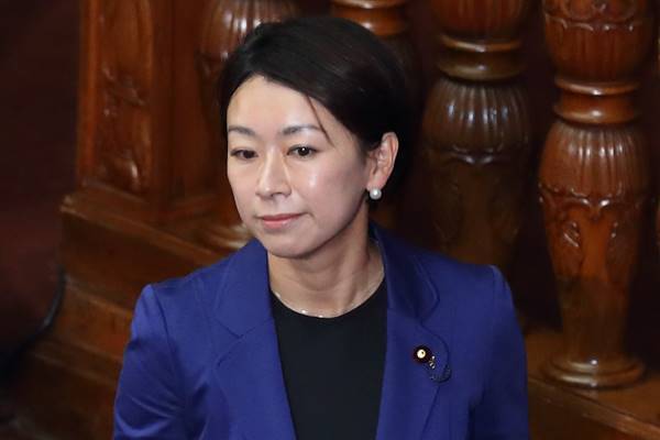 山尾志桜里議員　不倫疑惑相手と対談に「気重くなる」と夫の父
