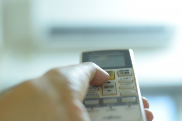 エアコンは26度、湿度は50％に！快眠ができる寝室の作り方