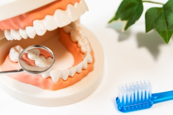 歯を残せば健康寿命も延びる！銀歯“再確認”チェックシート