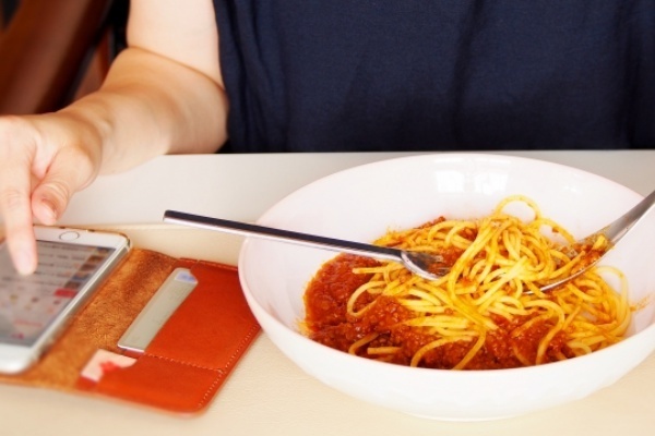 5コ当てはまれはリスク大！　生活習慣で知る「口臭リスク」