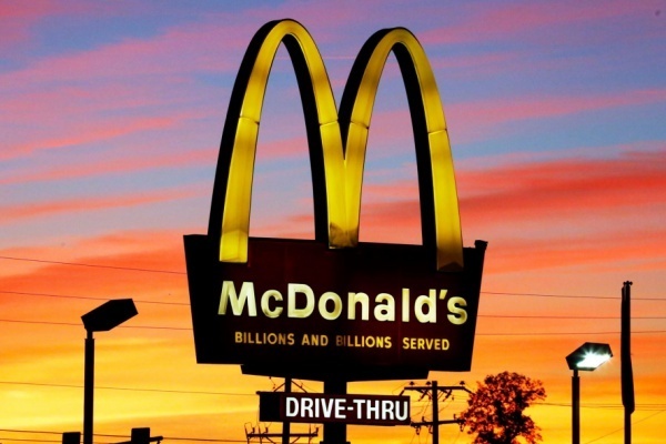 妊娠中の女性客に洗剤入りコーヒーを提供　カナダのマクドナルド