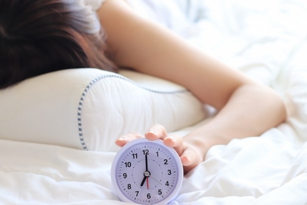 “神の手”姿勢治療家が教える「あなたが寝付けない理由」