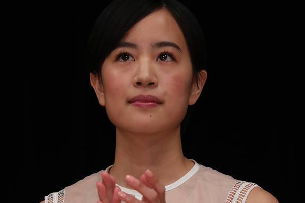 朝ドラ律の妻役で話題の石橋静河　俳優の両親からの言葉