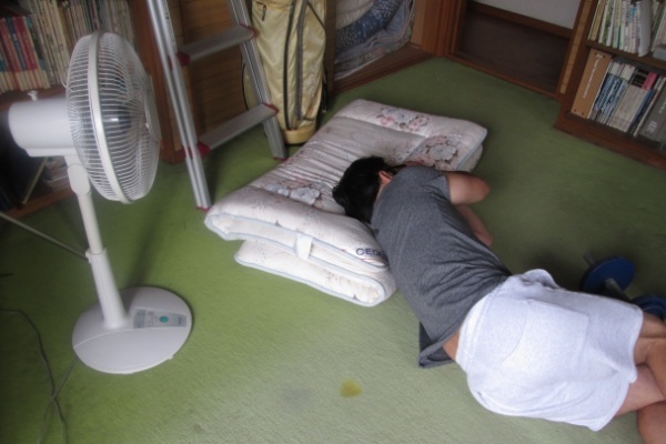 夏バテしにくい「睡眠術」扇風機には“NG使用法”も