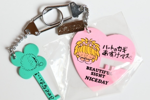 見ているだけで楽しい“カップル絵みやげ”が懐かしすぎる！