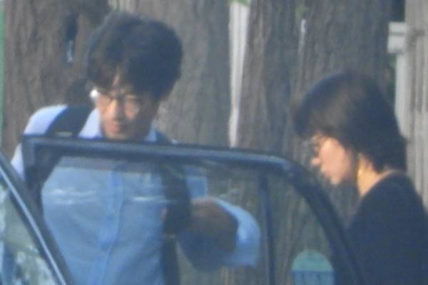 イクメン堺雅人 妊婦の菅野美穂に夫婦水入らずの誕生祝い贈る