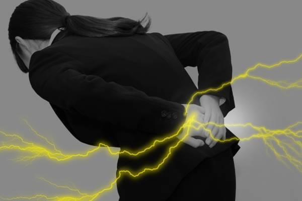 原因はズバリ「加齢」！「脊柱管狭窄症」ってどんな病気？