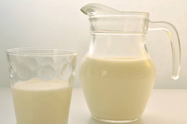 「脊柱管狭窄症」予防に！強い骨を保つための食生活とは