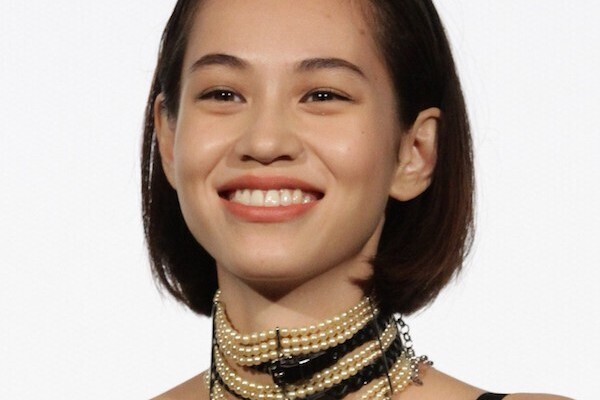 水原希子 ミニスカヘソ出し！過去一転でギャルマインド加速