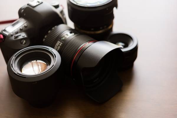 加藤シゲアキ『ゼロ』撮影合間には、小関裕太とカメラ談義