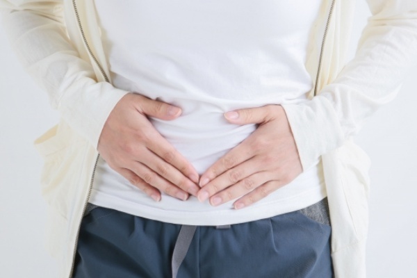 残暑の季節に要注意！お通じあってもお腹が張る「停滞腸」