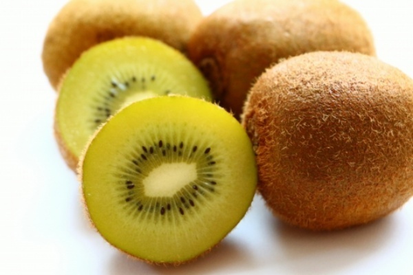 キウイと腸揉みで劇的改善！「停滞腸」を克服する3つの習慣