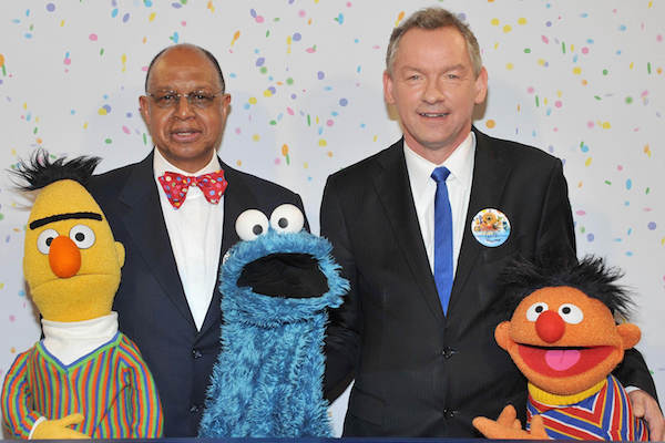 『セサミストリート』バートとアーニーは同性カップル？ 公式が声明