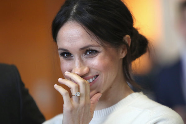 メーガン妃の婚約指輪のレプリカ、王室の公式ショップが4500円で発売