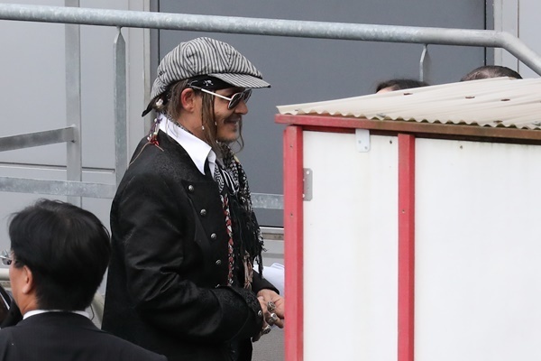 激ヤセ報道のジョニー・デップ プレミア来日で見たふっくら姿
