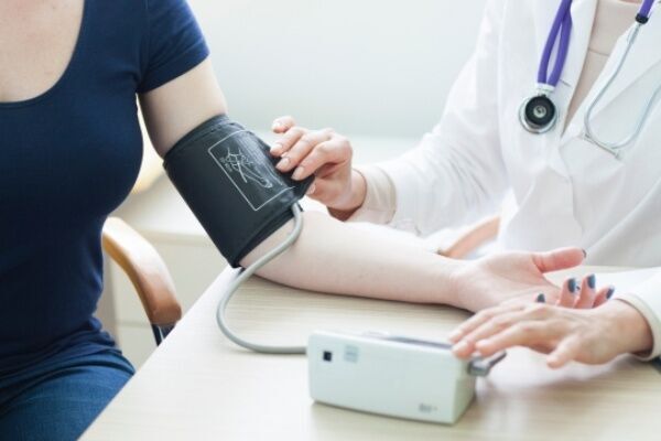 女性の隠れ高血圧も多数…血圧を上げないための10カ条