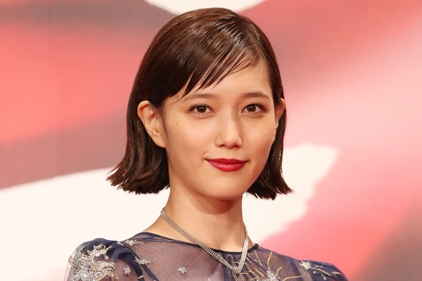 本田翼 年収1億円超に！芸能人がYouTube進出するオイシイ理由