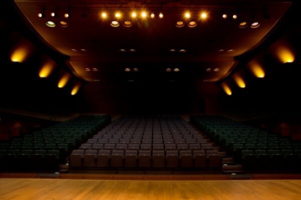 佐藤アツヒロが語る嵐 大野智の 素顔と舞台本番のギャップ 18年10月7日 ウーマンエキサイト 1 3