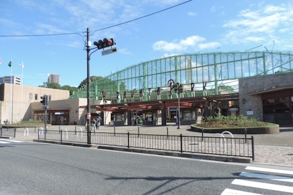 ひらかたパークの笑劇企画力 話題のゴミ箱、岡田准一コラボも